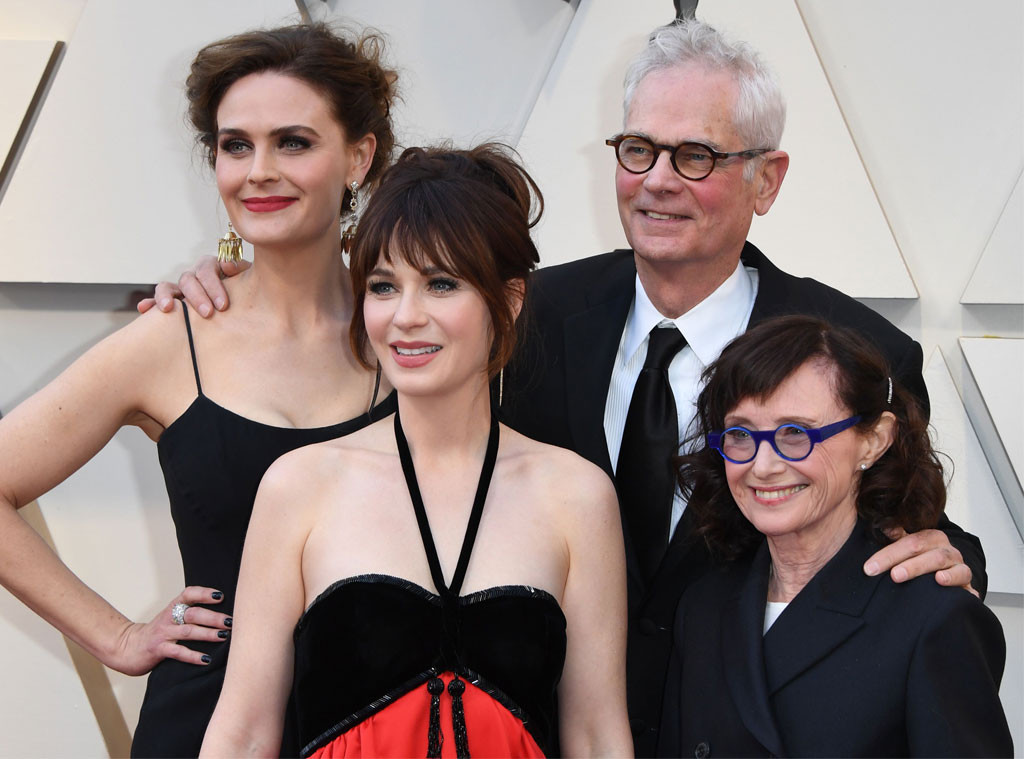 Sisters Zooey and Emily Deschanel Attend the 2019 Oscars Together